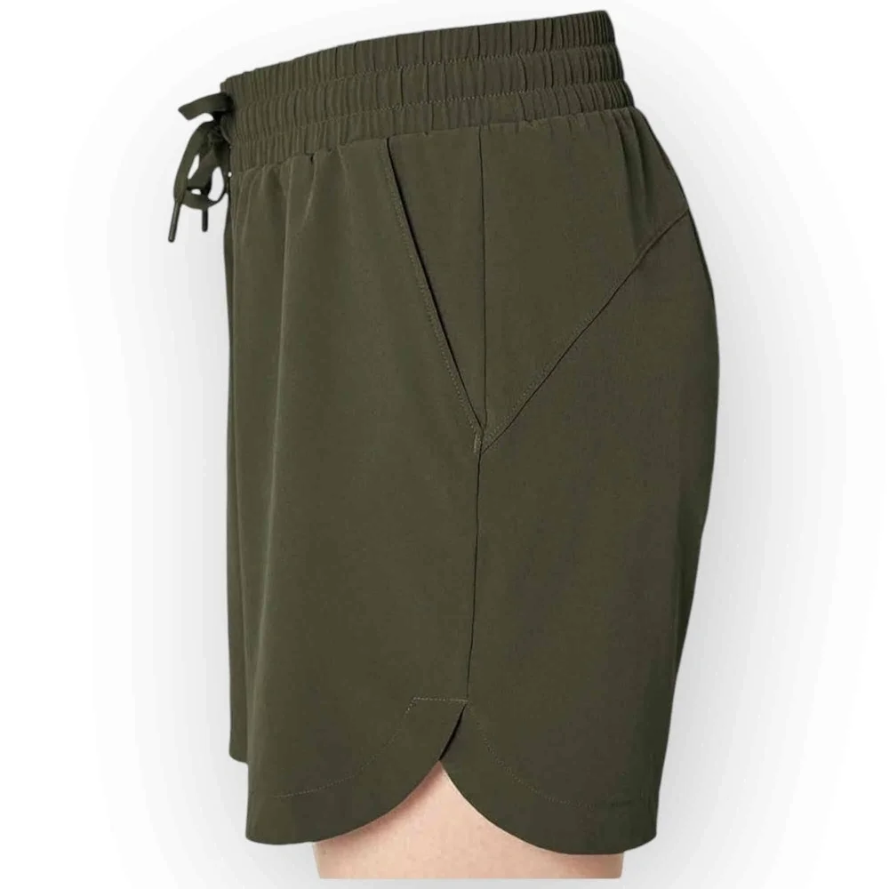 Mondetta Women Olive Green Moisture Wicking Woven Paper Bag Waist Shorts M 552M